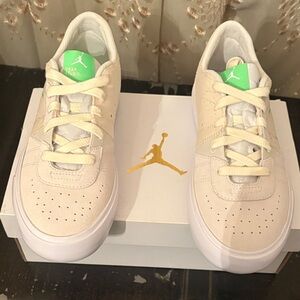 Jordan Series .05 Women's Sneakers in White and Green